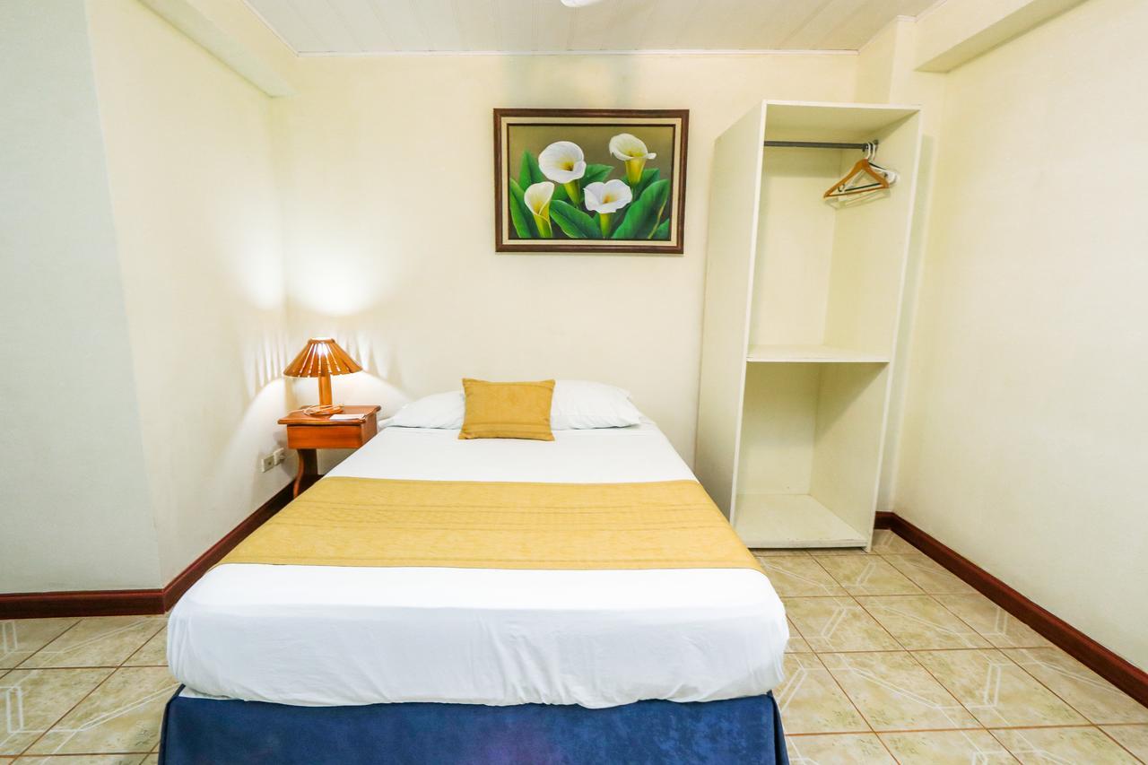Hotel Flor Blanca Manuel Antonio Exteriör bild