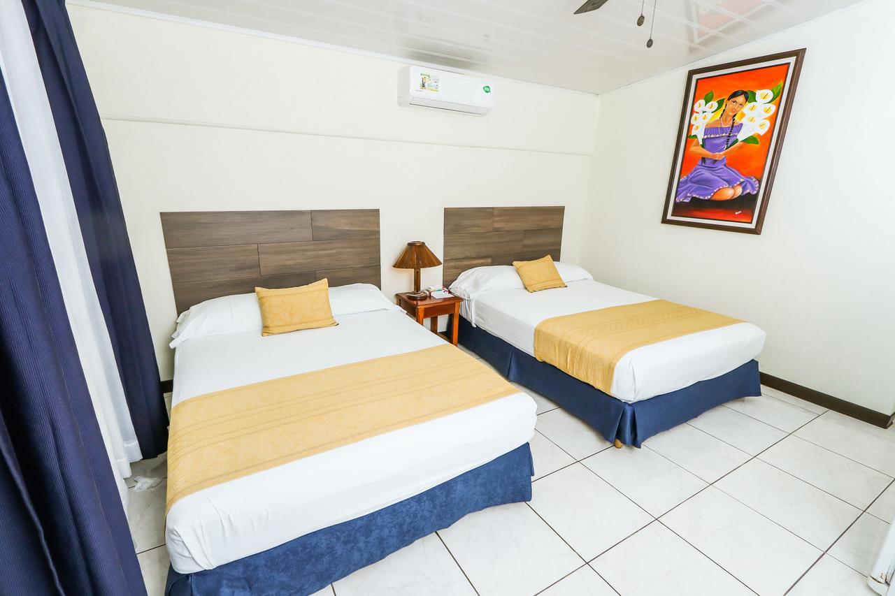 Hotel Flor Blanca Manuel Antonio Exteriör bild