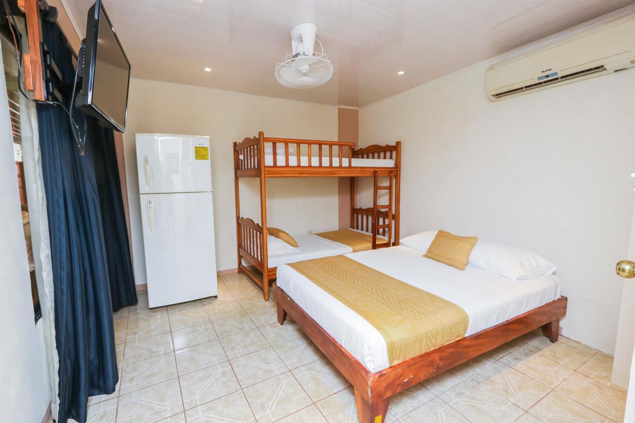 Hotel Flor Blanca Manuel Antonio Exteriör bild