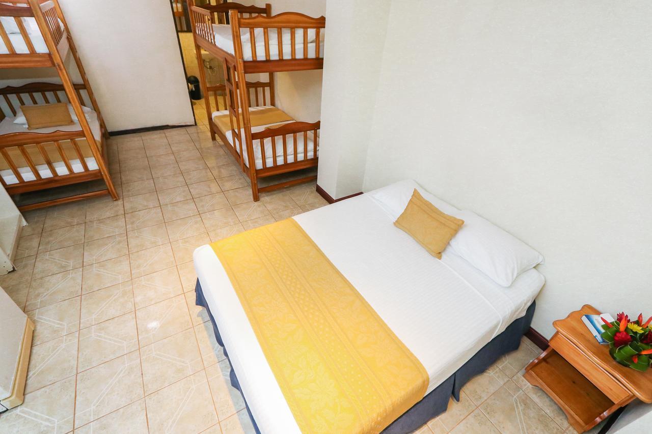 Hotel Flor Blanca Manuel Antonio Exteriör bild