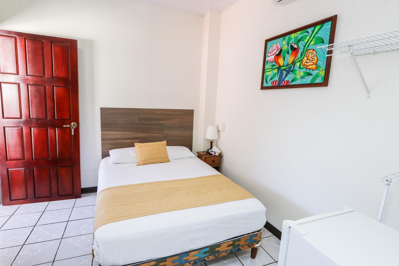 Hotel Flor Blanca Manuel Antonio Exteriör bild