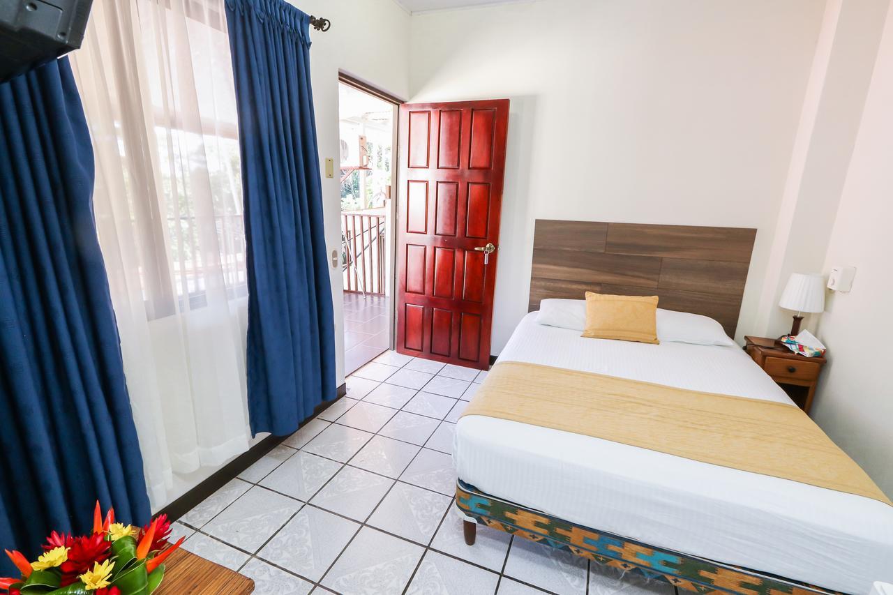 Hotel Flor Blanca Manuel Antonio Exteriör bild