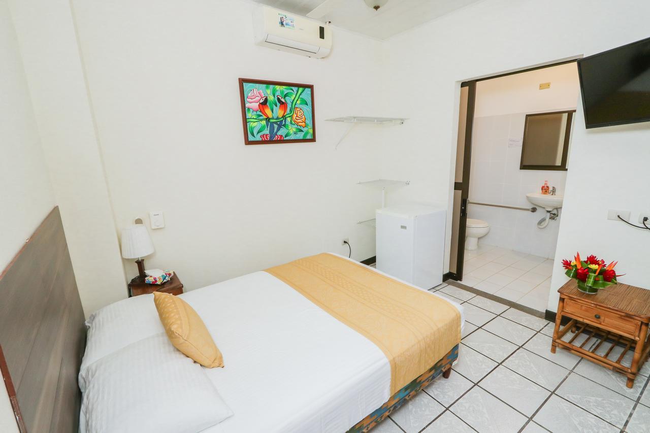 Hotel Flor Blanca Manuel Antonio Exteriör bild