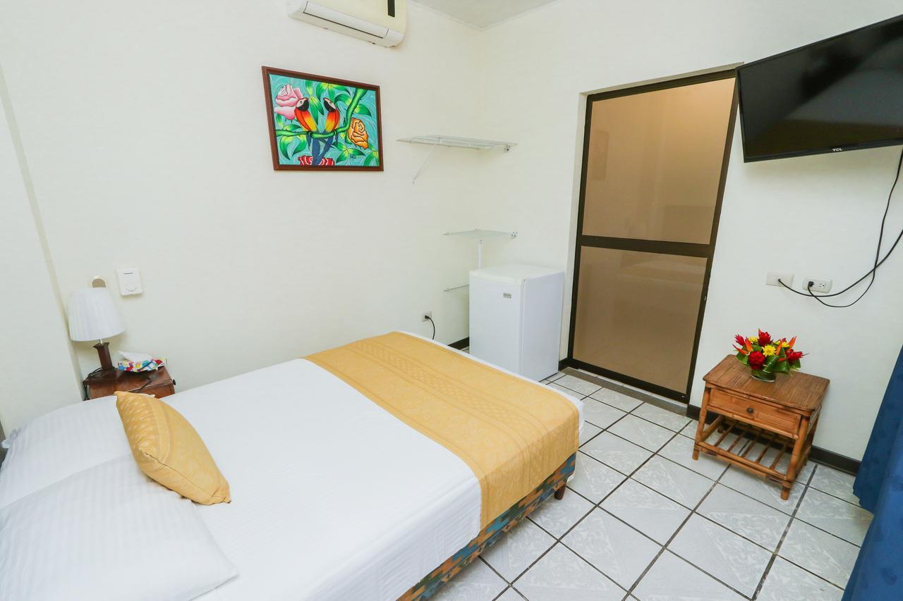 Hotel Flor Blanca Manuel Antonio Exteriör bild