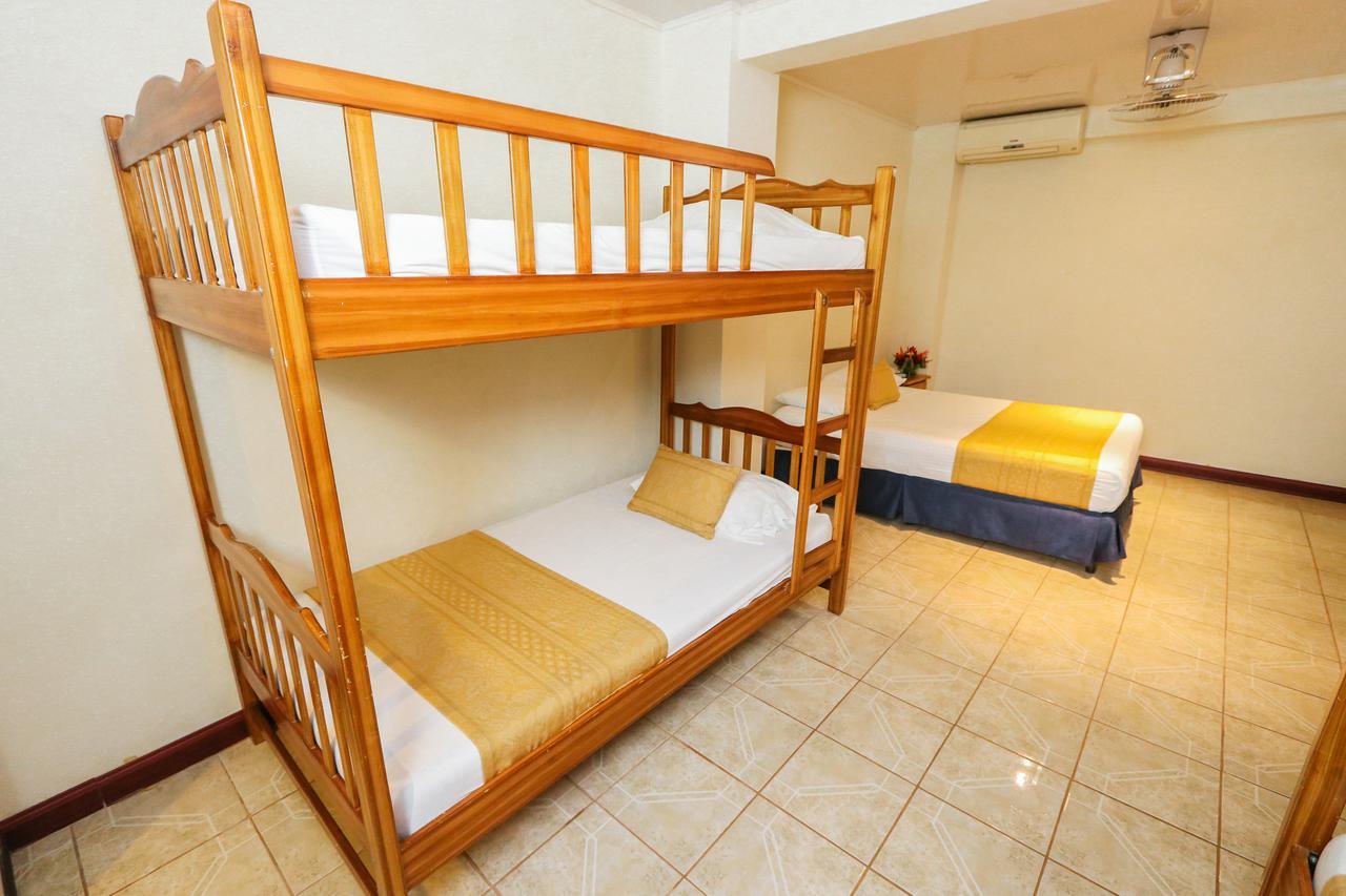 Hotel Flor Blanca Manuel Antonio Exteriör bild