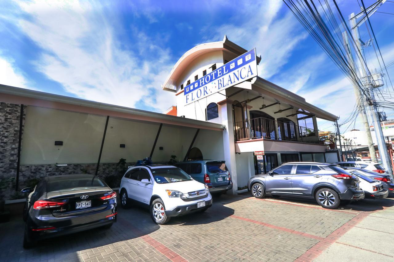 Hotel Flor Blanca Manuel Antonio Exteriör bild