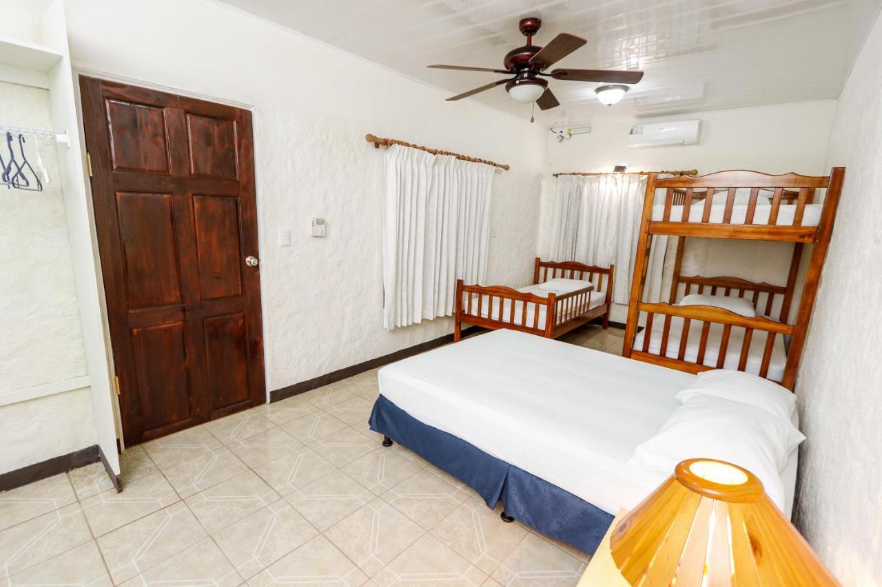 Hotel Flor Blanca Manuel Antonio Exteriör bild