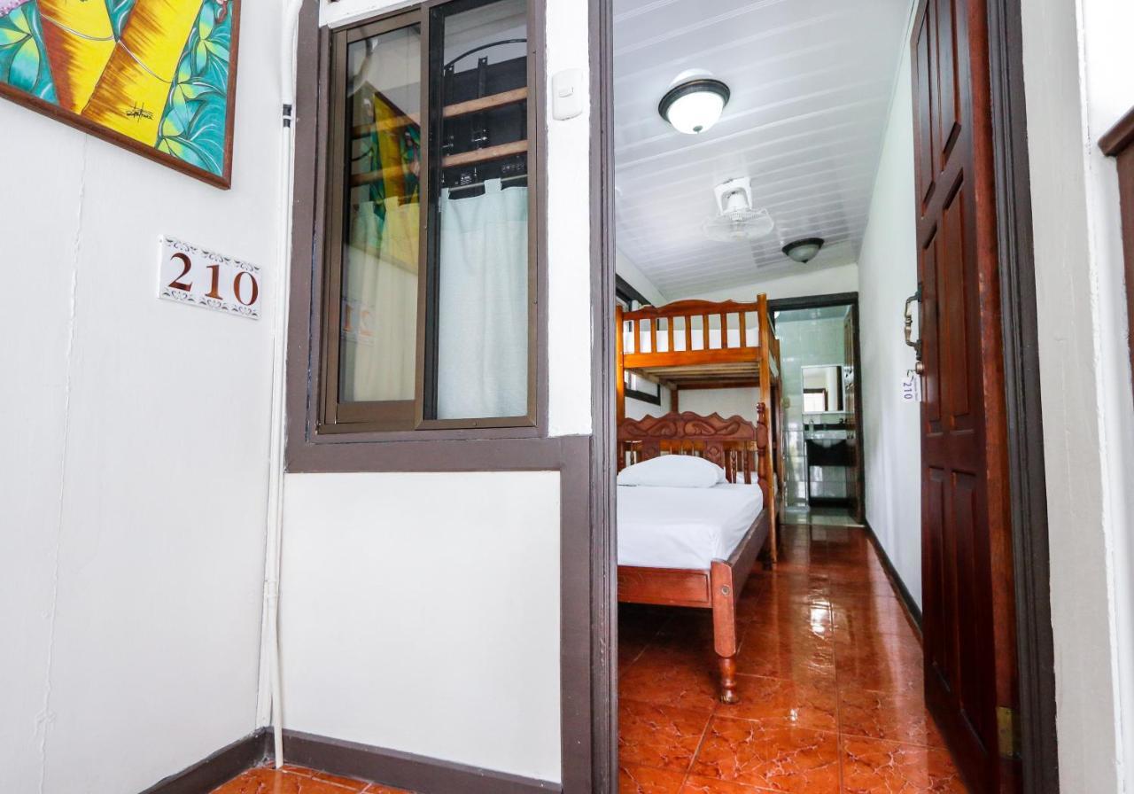 Hotel Flor Blanca Manuel Antonio Exteriör bild