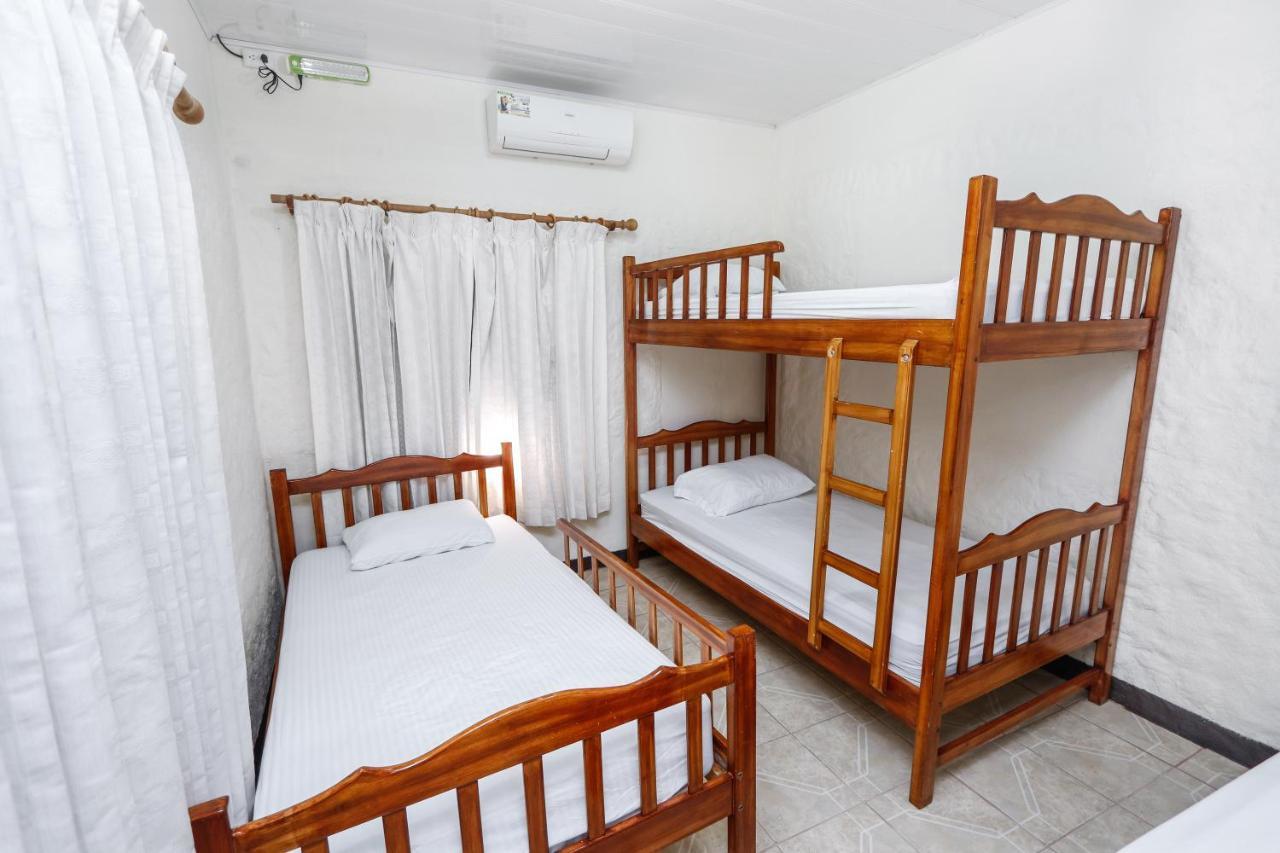 Hotel Flor Blanca Manuel Antonio Exteriör bild